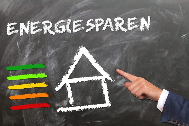 Energie sparen Energieberatung mit dem Ziel die Effizienz des Gebäudes zu steigern